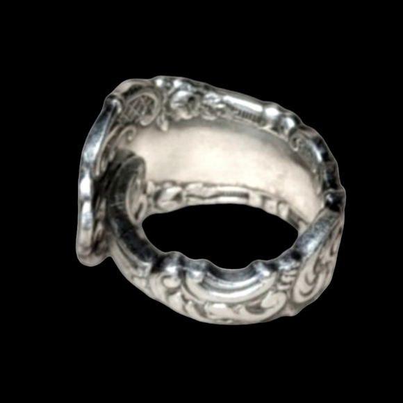 Beautiful Victorian Hand Forged Size 5 Spoon Ring - Picture 4 of 8